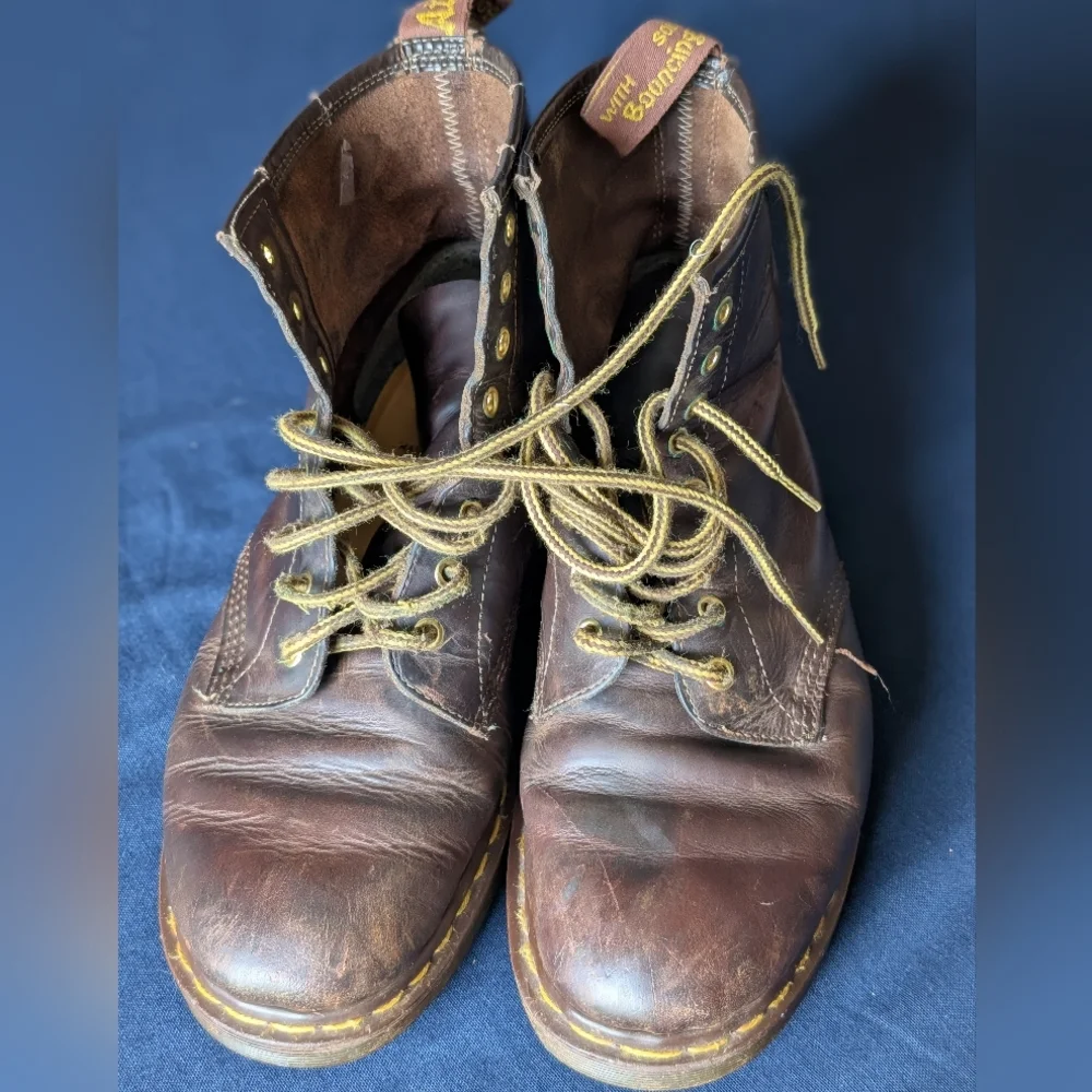 Vintage Dr. Martens 1460 "The Original" Men's Brown Leather Boots SZ. 10 - Picture 4 of 9